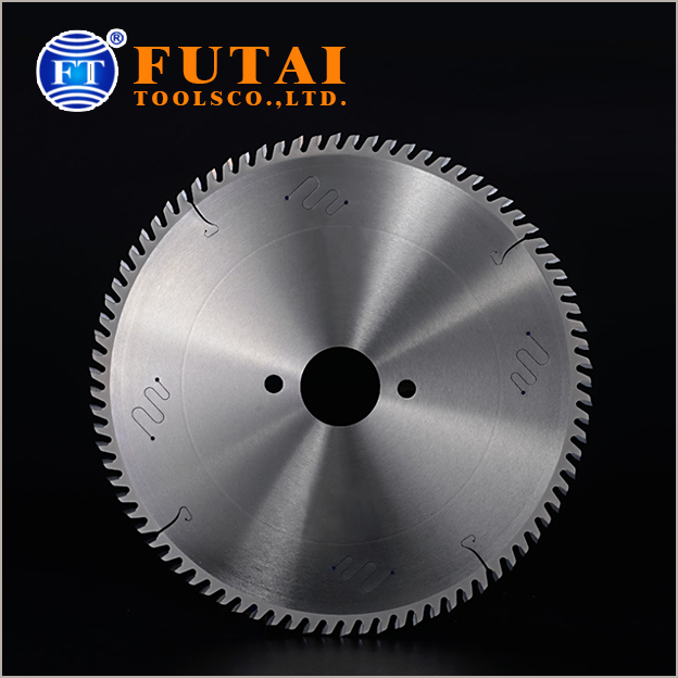 Cutting Saw Blade For Materials Such As Acylic
